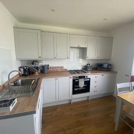 Beau - Brambles Chine, Colwell Bay - 5 Star Wifi - Short Walk To The Hut And Beach - 1 Night Stays Available - Ferry Offers Freshwater Exterior foto