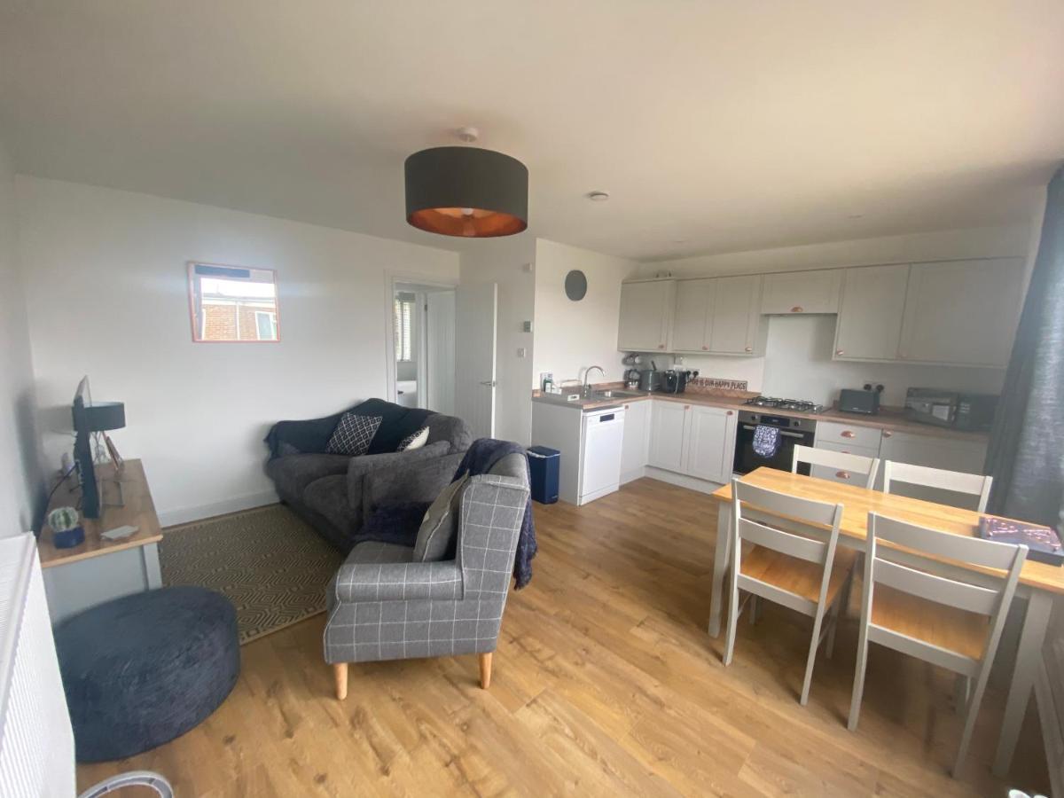 Beau - Brambles Chine, Colwell Bay - 5 Star Wifi - Short Walk To The Hut And Beach - 1 Night Stays Available - Ferry Offers Freshwater Exterior foto