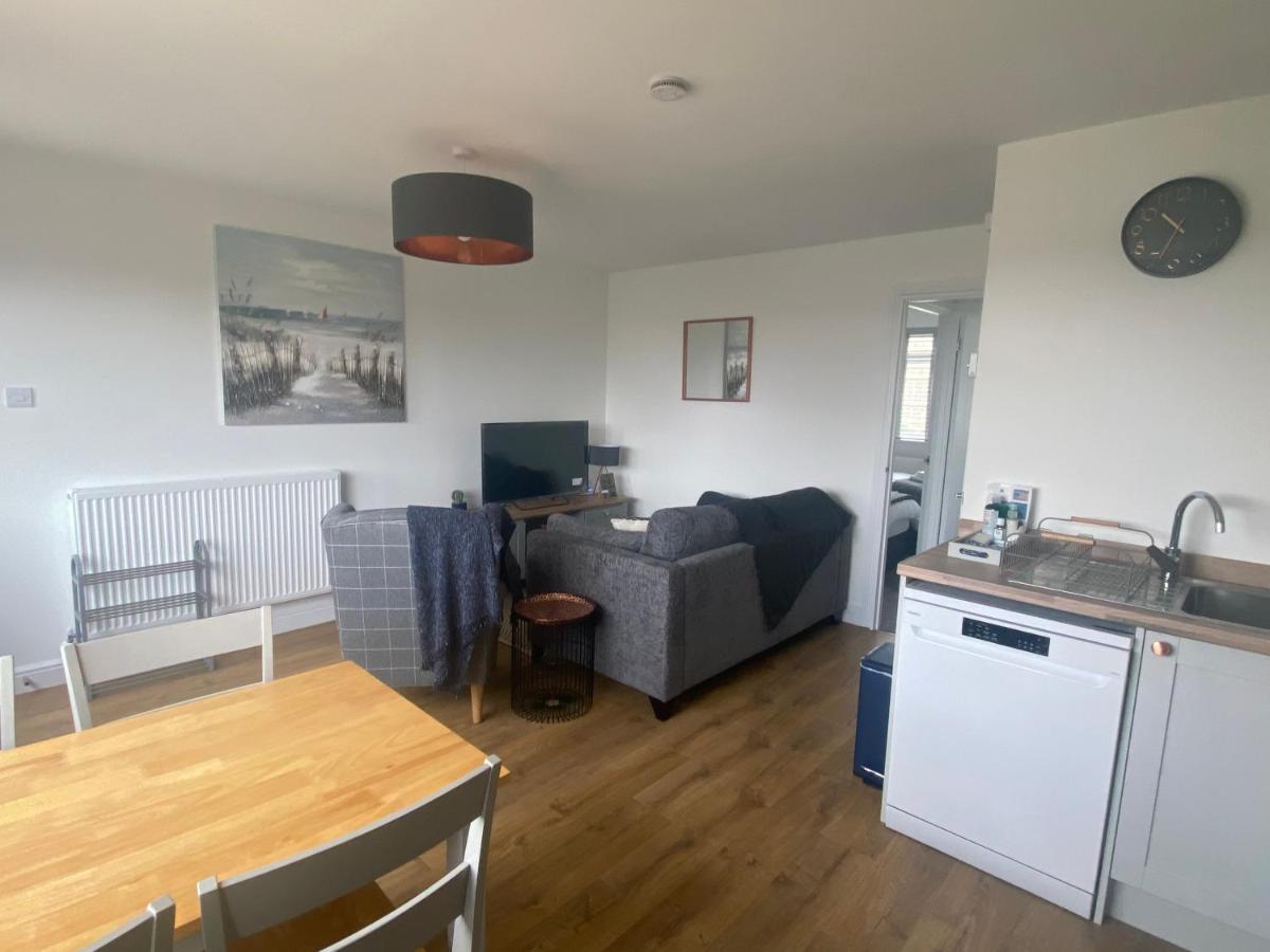 Beau - Brambles Chine, Colwell Bay - 5 Star Wifi - Short Walk To The Hut And Beach - 1 Night Stays Available - Ferry Offers Freshwater Exterior foto